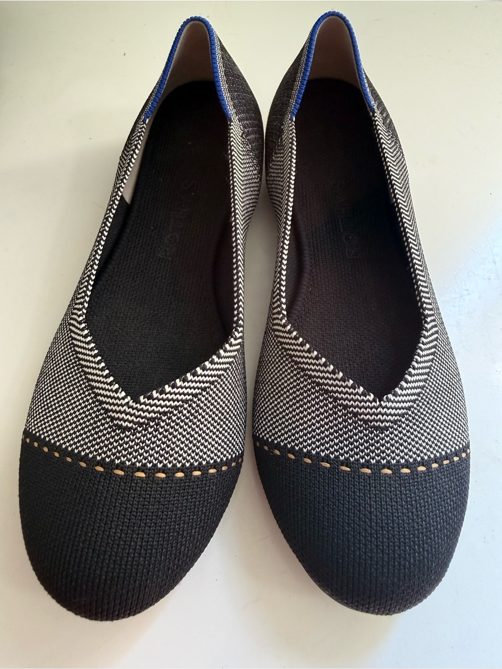 Rothy's The flat Round women size 7 Cap-Toe Ballet Flats in Gray and Black - Picture 2 of 8